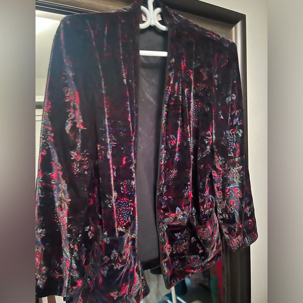 TanJay Vintage Velvet Floral Open-Front Jacket